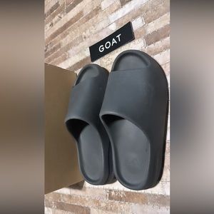 Used yeezy slides